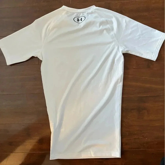Under  Armour tshirt - Picture 2 of 9